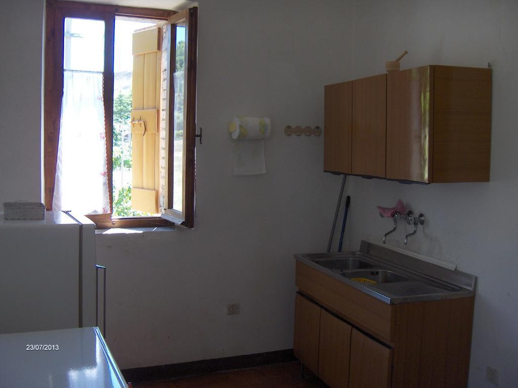 Appartamento Agriturismo Il Palazzetto Campello sul Clitunno Camera foto